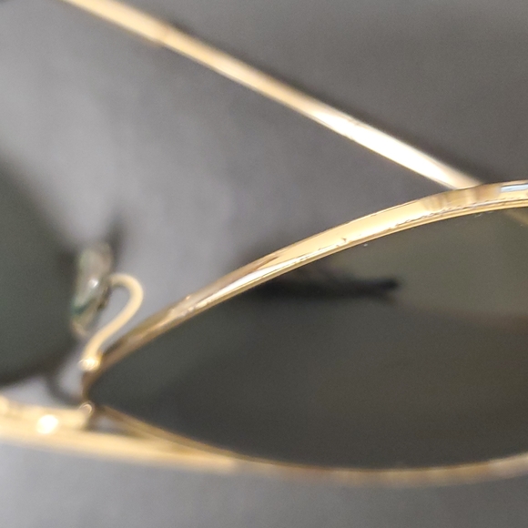 Classic Ray-Ban Aviators - Polarized - Picture 5 of 8